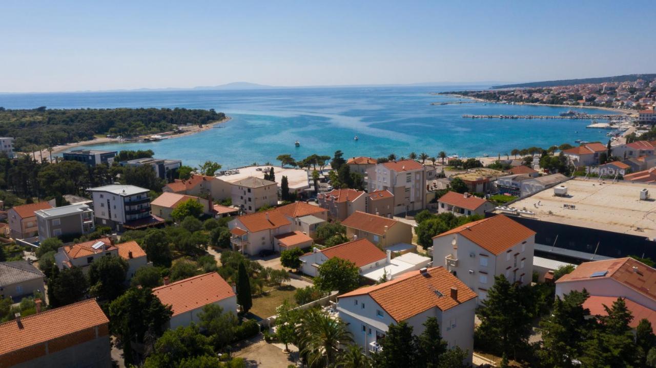Pool Apartments Galeb Novalja Ngoại thất bức ảnh