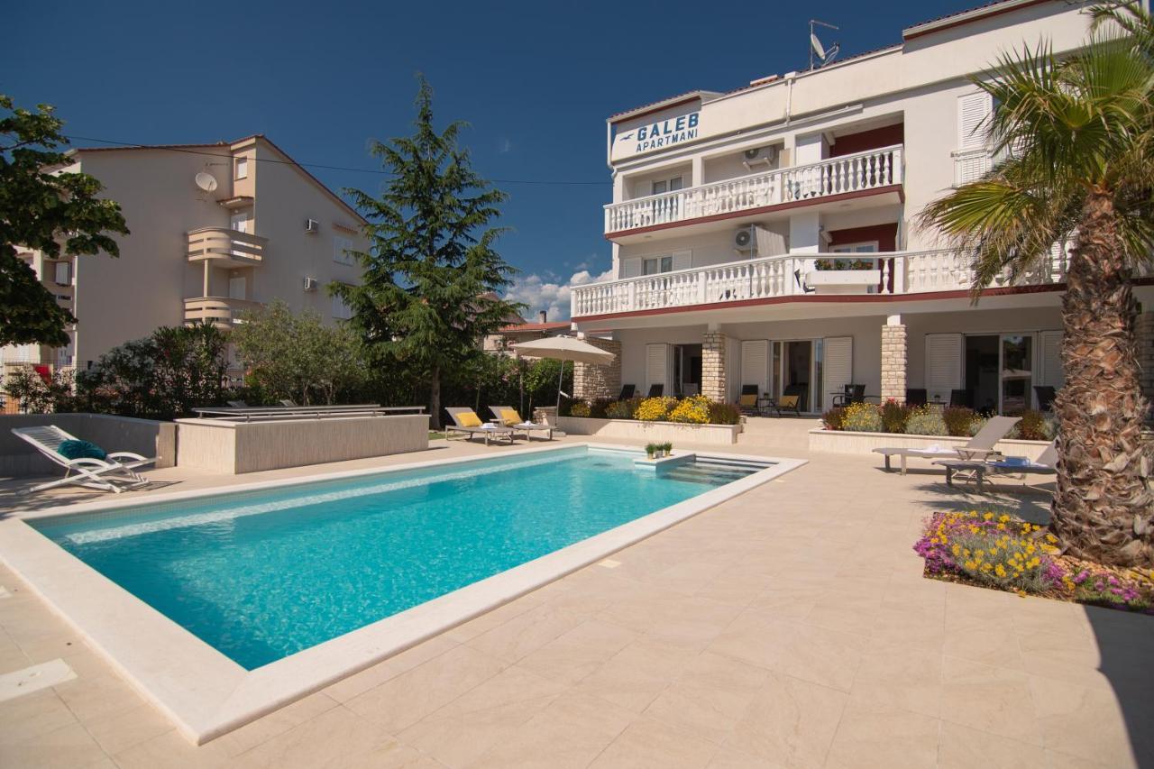Pool Apartments Galeb Novalja Ngoại thất bức ảnh