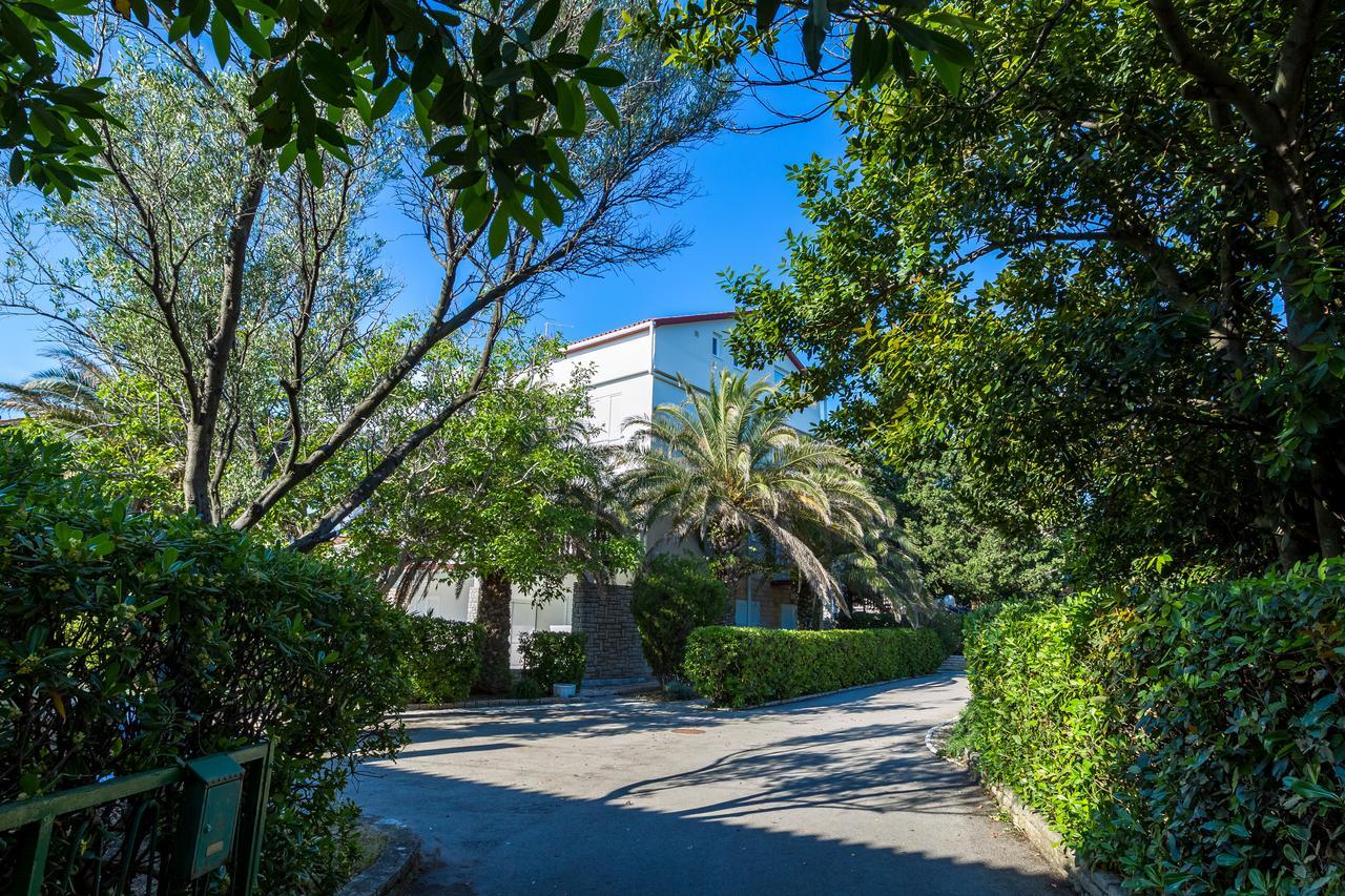 Pool Apartments Galeb Novalja Ngoại thất bức ảnh