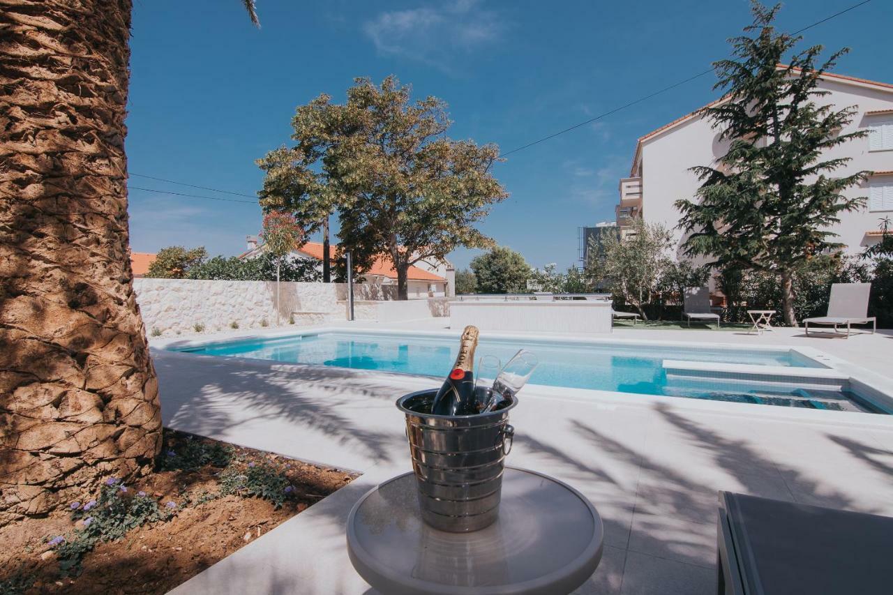 Pool Apartments Galeb Novalja Ngoại thất bức ảnh